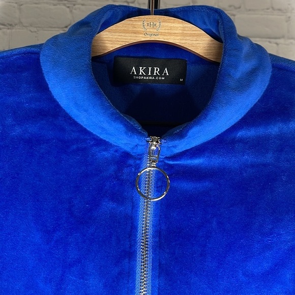 𝅺AKIRA CROP TOP - Picture 3 of 8